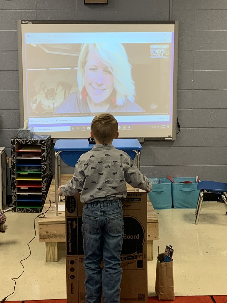 StraubElem's tweet photo. Big dreams today!
Thankful and blessed to collaborate with award-winning educators like @kimbearden who graciously provided feedback to our first graders’ Dream Projects.
#RoyalReady
#Emergo https://t.co/j8lbOqrlny