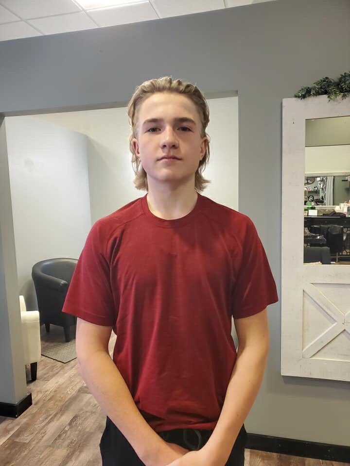 RochBantamVFW's tweet photo. It was mullet / hockey hair prep day at #studio507
We are cut & ready for State. https://t.co/nuogaLq8AI
