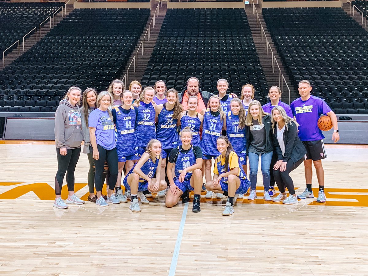 StephhMarshalll's tweet photo. We’re ready💪🏽👏🏽💙💛 #backtotheboro #round3 https://t.co/9BtEBe7GOC