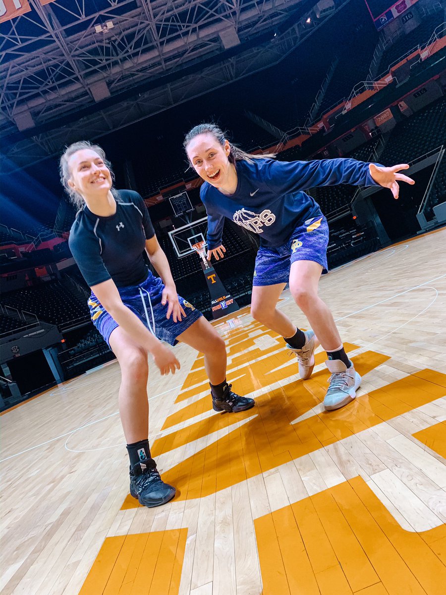 StephhMarshalll's tweet photo. We’re ready💪🏽👏🏽💙💛 #backtotheboro #round3 https://t.co/9BtEBe7GOC