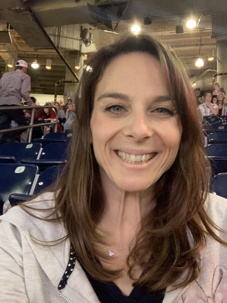 lccasciotti's tweet photo. #RODEOHOUSTON https://t.co/vVDOucwBIi