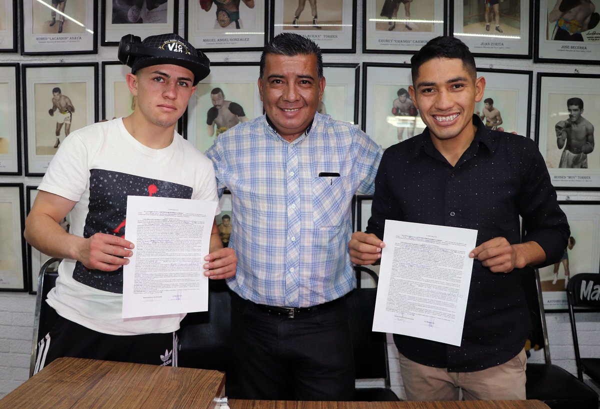 Kaiser_Lozano's tweet photo. Firma de contratos para la pelea por el vacante Campeonato Internacional mosca @WBCBoxing entre Adrián Curiel y @HugoGuarneros1 este 13 de marzo #cdmx #boxeotelemundo 
@allstarboxing
@Felixx_Zabala
@richmaldonad
@pdeportivas_
@ReneGiraldo5
@abnermares
@TelemundoSports https://t.co/cH6RcrH0HM