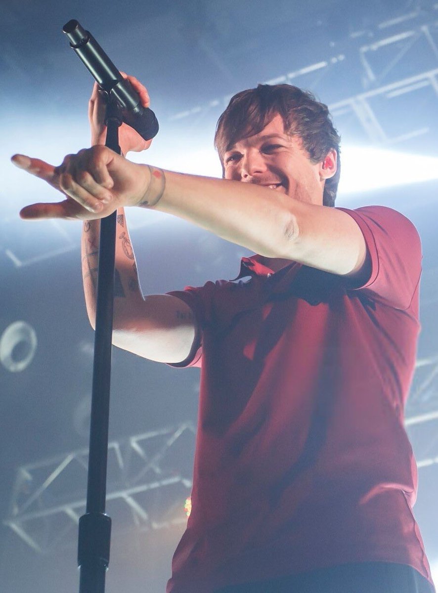 legendsofLou's tweet image. Oioi

Louies como vcs estão se sentindo após o começo de #LTWorldTour hj????? AAAAA🥺🤧💖💖