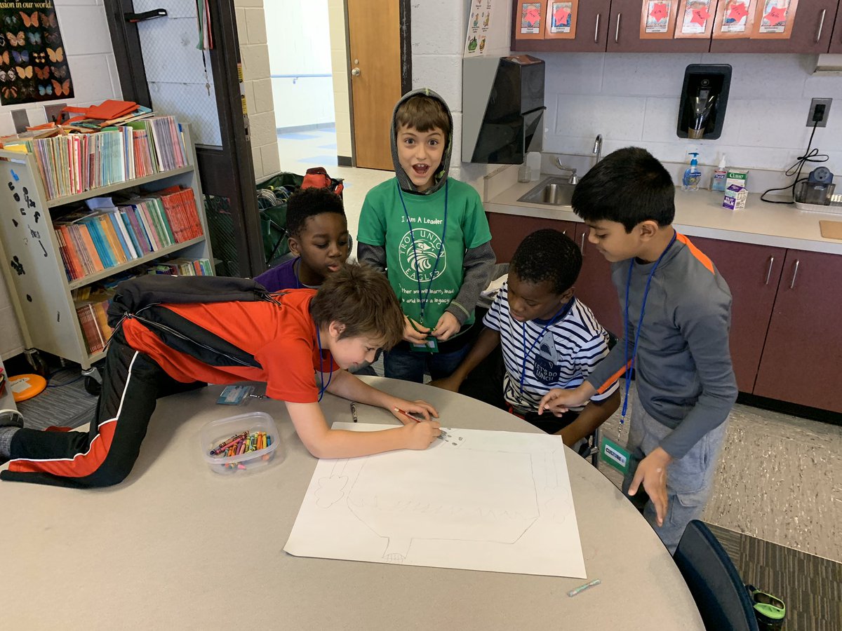 SZemmer2's tweet photo. Eagles Nest K-5 students experiencing TEAMWORK! #weTEAchtroy https://t.co/mXPECnQnm6