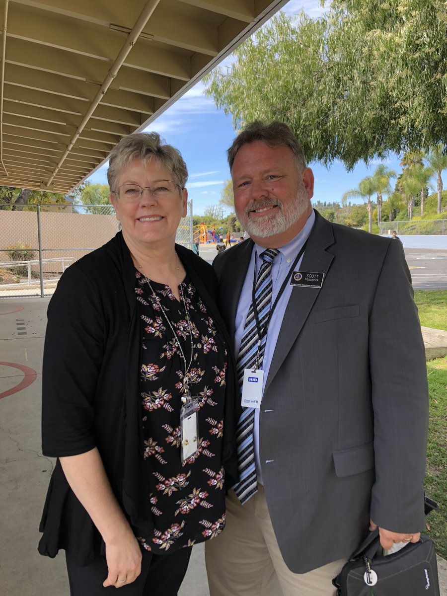 BeesArbolita's tweet photo. Arbolita had a wonderful visit from OCDE’s new VAPA Coordinator—Scott Fitzpatrick! Thank you! We loved touring you around our campus and sharing our program with you! @DrC_LaHabra https://t.co/EYGrmOXaUR