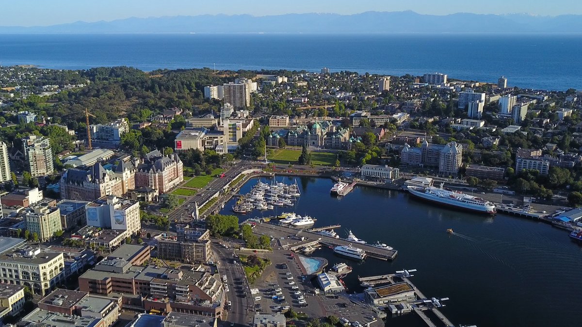 The Victoria Chinatown is the oldest Chinatown in Canada. Walk through Tan Alley, the narrowest point which is 0.9 meters!
Enjoy the harbour view with the Empress hotel.

#livetheadventure #discovercanadatours #victoria