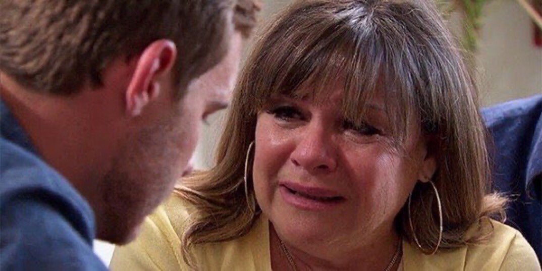 #TheBachelor peters mom really turned on the waterworks in milliseconds