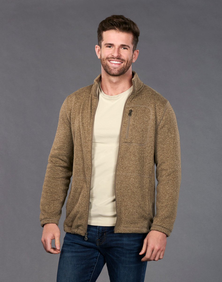 karli_krah's tweet photo. barb is the newest addition to the bachelor villains #bachelorabc https://t.co/BReLXOfFGg