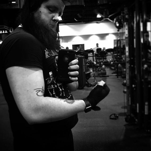 InsomniaNoir's tweet image. Have you turned, turned to dust?
I saw an insect learn to fly
(Its form was scorned)
Have you ever seen
the kingdom of the flies?
(I saw a state of sovereignty)
Have you lost the sense of touch?
Have you ever turned to dust?
#feeditpain #gymselfie #pulld… ift.tt/2Q257R2