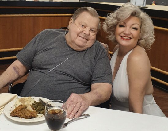ParkTerraceHC's tweet photo. The Park Terrace Just the Guys group had a special surprise when Marilyn Monroe showed up for a delicious luncheon. It was so great to see them absolutely having a ball!!!@AnnaLadig @TomAlaimo2 @MelissaLarmour #Skycloud9 https://t.co/yTj8z4Wx3w
