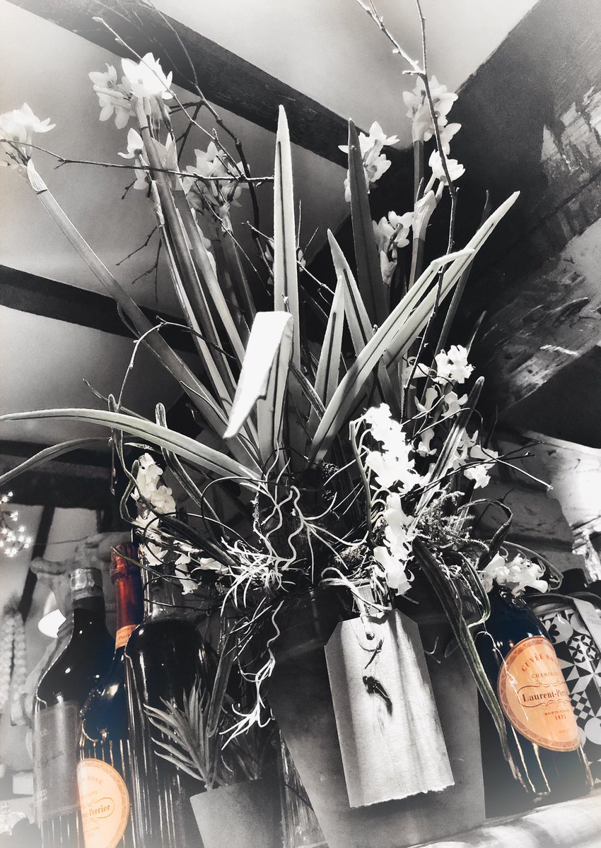 GuysEatingEst's tweet photo. A fun night with the camera tonight ๐ธ... Thanks to everyone who visited us ๐ง๐จ๐ฆ @GuysLodge #guysfamily ๐๐ท๐โค๏ธ #Family #pizza #pasta #seafood https://t.co/67JZoXWndN