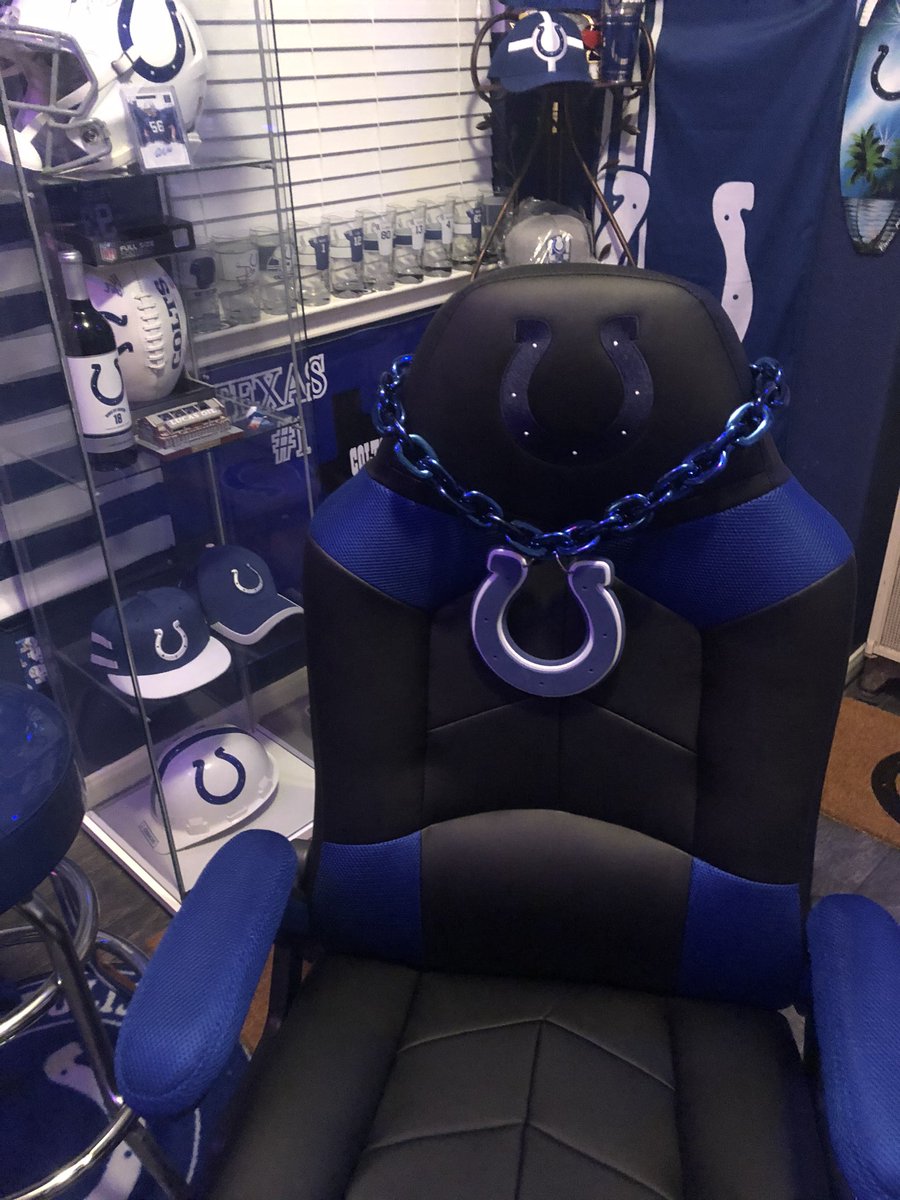 camachojoe1976's tweet image. Look what I found at a store in Houston out of all places.. Colt’s Chain.. lol. @ColtsSuperFans1