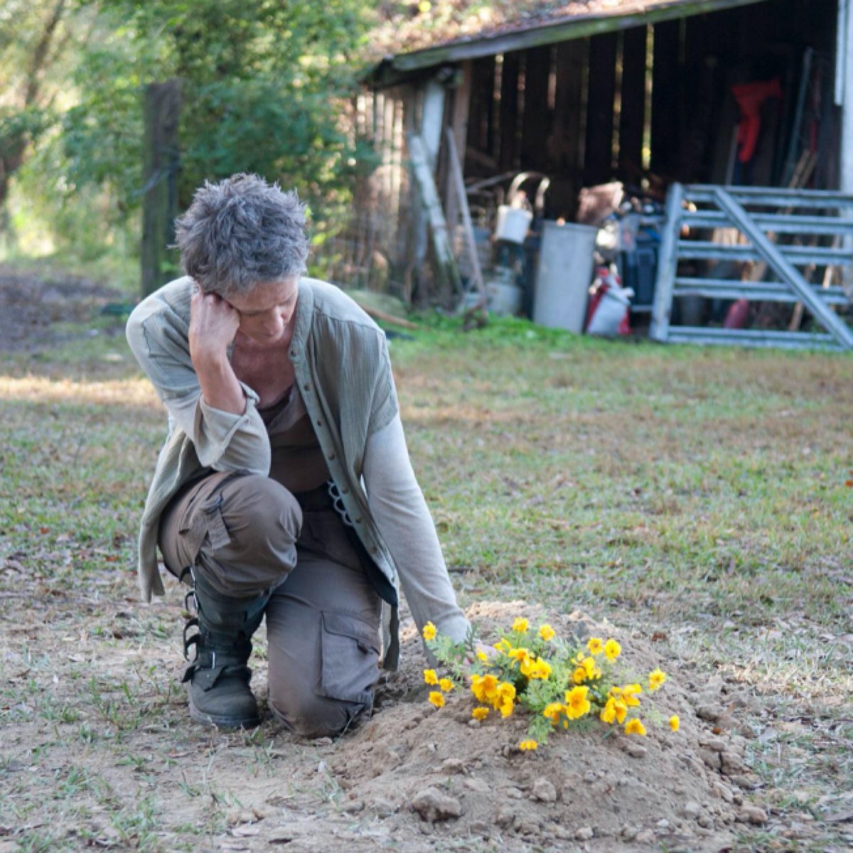 This is an official #TalkingDead PSA: It’s #NationalPlantAFlowerDay! So, beware of any individual (especially Carol) who tells you to look at the flowers today.