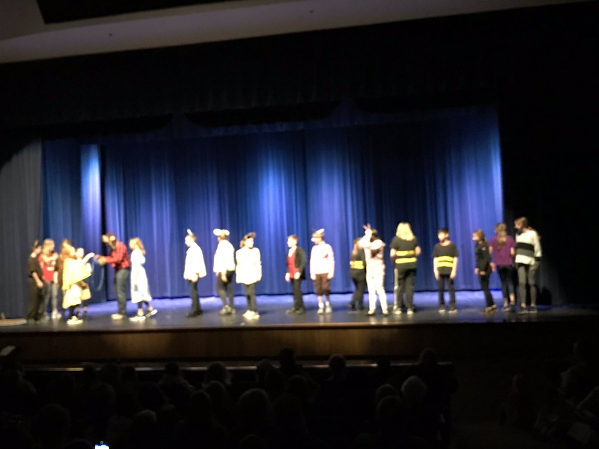 Enjoyed our first evening of our AMS Drama production.  Also enjoyed watching the first timers on stage as the feeder into fantastic AHS opportunities and performances.  #aurorahuskies
