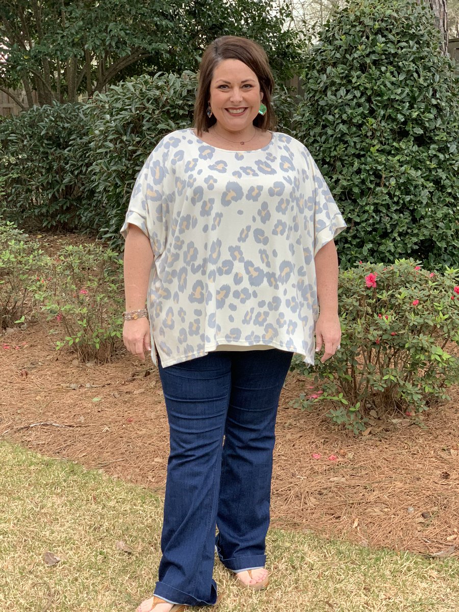 curvyrevival's tweet photo. New Arrival! Available now at https://t.co/VWn8Hddn2X #PlusSize #plussizefashion https://t.co/dYs3P8CXQO
