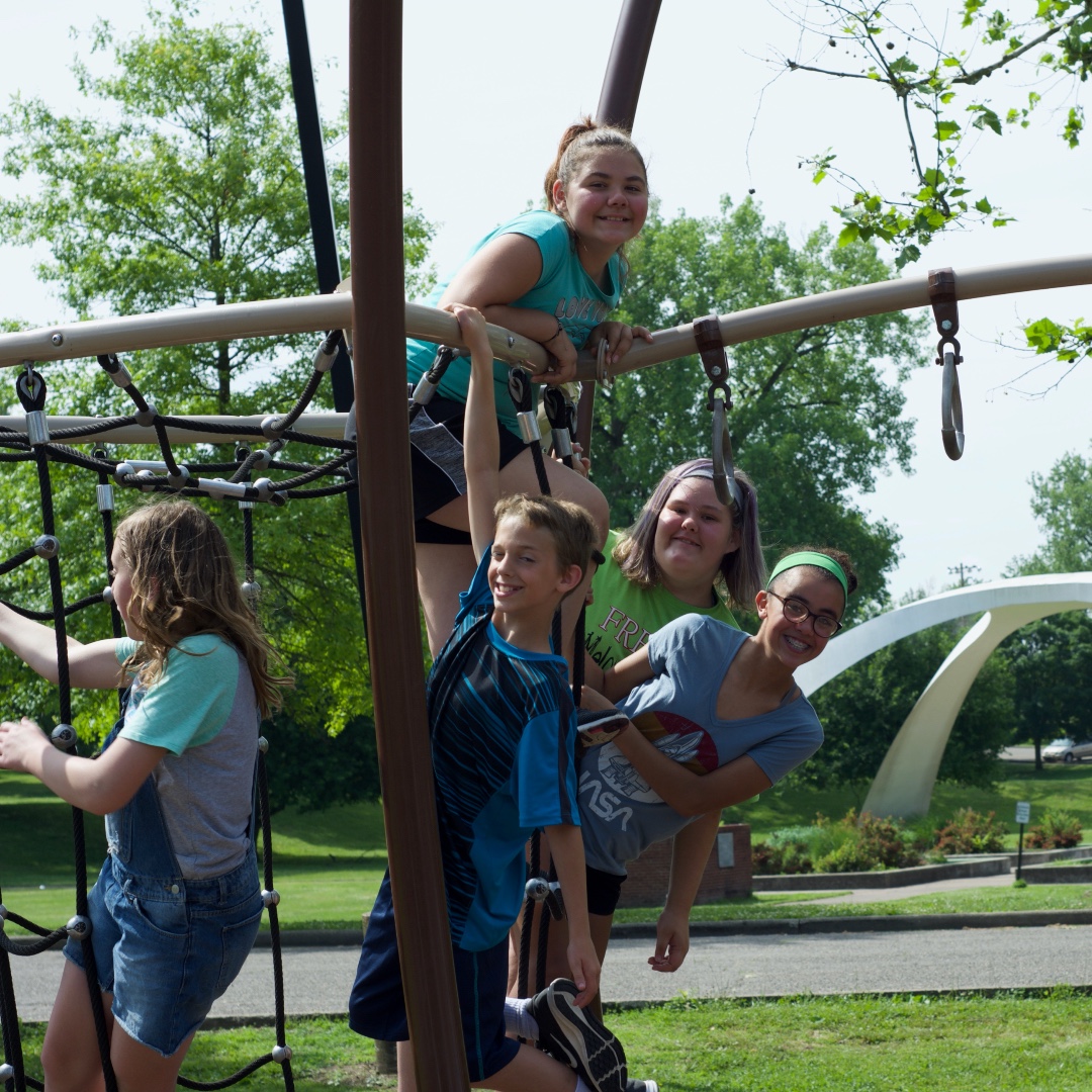 AWAKEN SUMMER IMAGINATION AT HEALTHY KIDS DAY! 
April 25th, 9-11am
Vigo County YMCA

Healthy Kids Day is the YMCA's initiative to encourage healthy habits for youth throughout the summer months. Join us for this FREE event featuring sports, games, and vendors! #healthykidsday2020