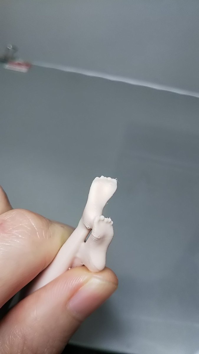 infinity3dp_JP's tweet photo. 【肌色フィラメント用モデル】
少し間が空きましたが出力完了！全長75mmの0.12ピッチです。
手の指も足の指もしっかり出力されてます。出力中は犬神家みたいでしたが、綺麗な色白のお見脚が出来ました😊
#Infinity3DP #spidermaker https://t.co/JBL8jScwON
