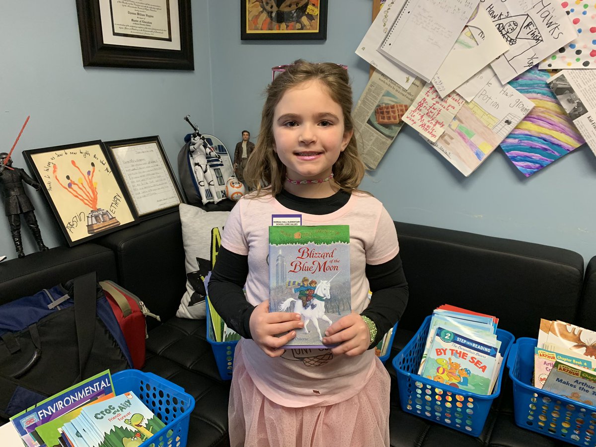 SixTenPrincipal's tweet photo. Happy birthday to Vivienne! #BirthdayBooks #MHHawksRead #WeDigReading #WeDigEPS https://t.co/qgtLs9rtKF