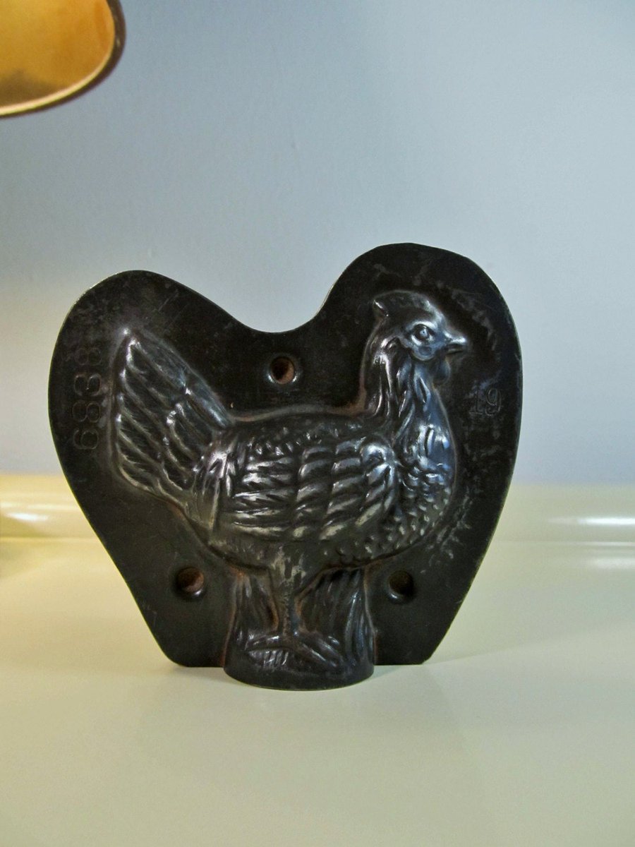 MaLanterne's tweet photo. Antique German Small Female Chicken/ Hen Chocolate Mold 3 1/2", Chocolate Mold, F. ANTON REICHE Dresden 6838/19 https://t.co/9K6xO2yJh2 #Vintage Fashion #FREESHIPPING #Spring #CraftSuppliesTools https://t.co/w0dk1T8XIs