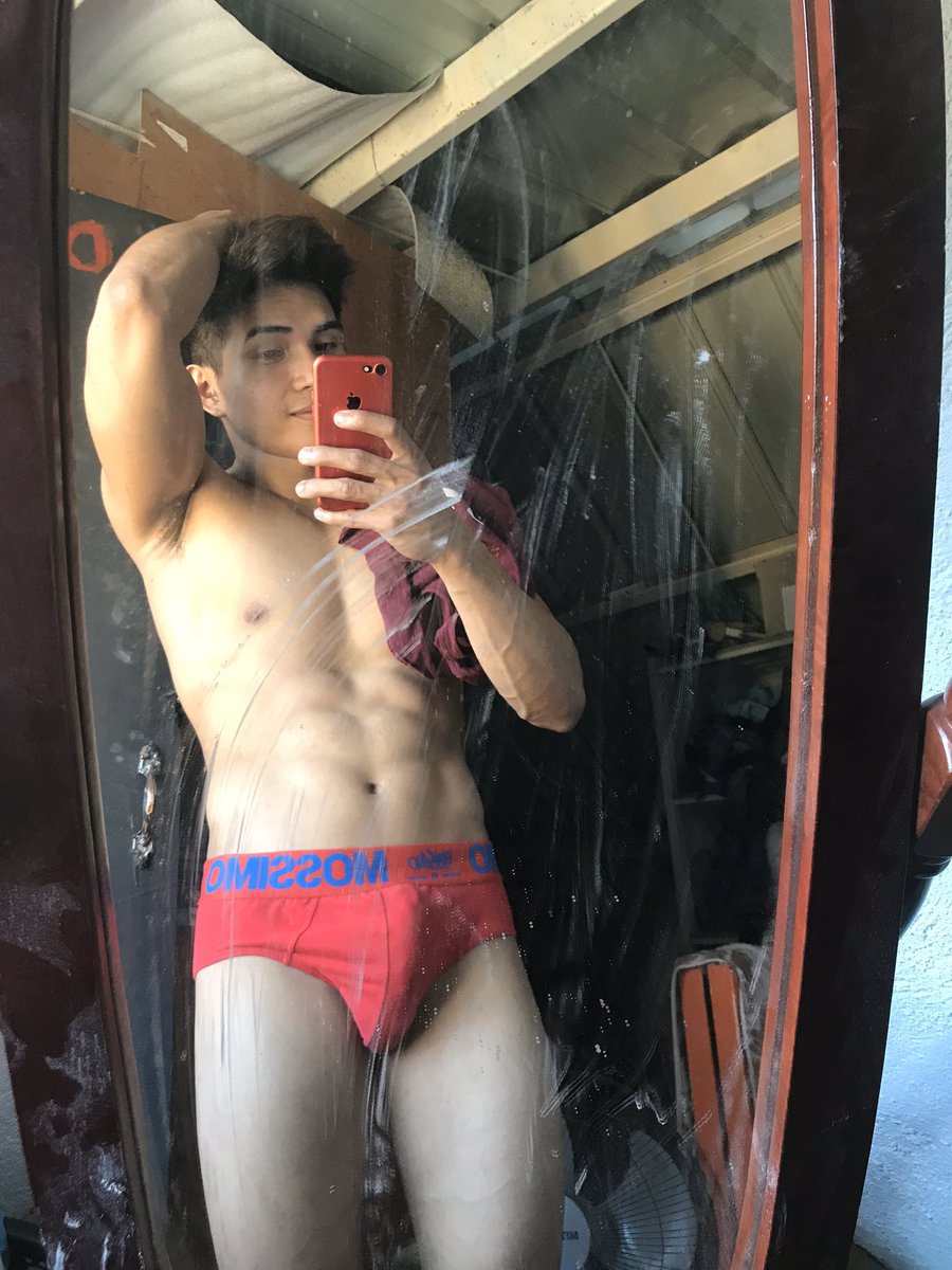 PinoyDaddy6's tweet photo. 🔥BERNALD KAMATCHO 

#youtuber #kamatcho #hotguyph #gwapongpinoy #topless #yummy #sarapngpinoy #abs #daks #bakat #Wow https://t.co/cOvJcjAlo9