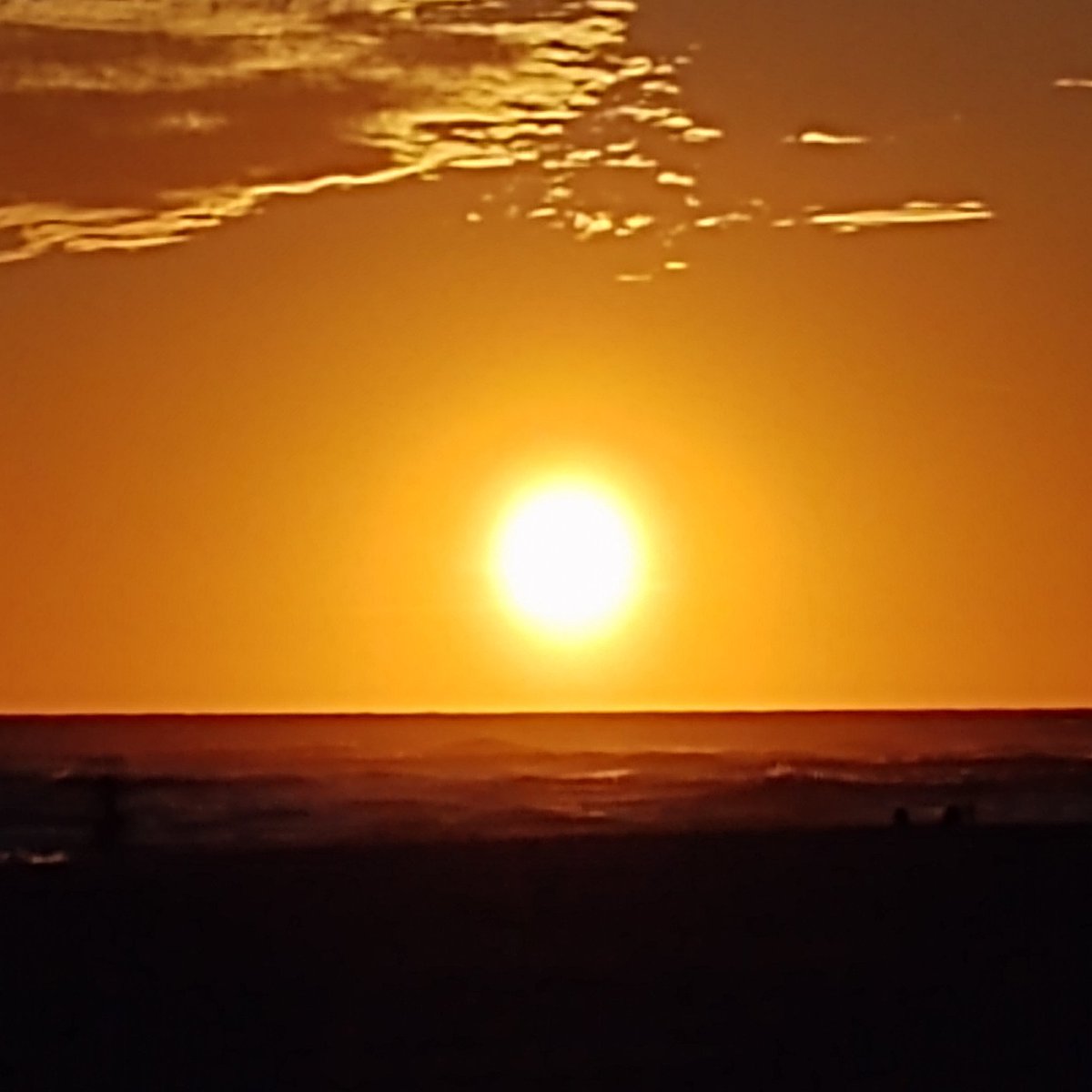 AshleyCovrett's tweet photo. St Pete Beach Florida. #sunsets  #stpetebeachflorida #beautiful https://t.co/7tN4K7yYaK