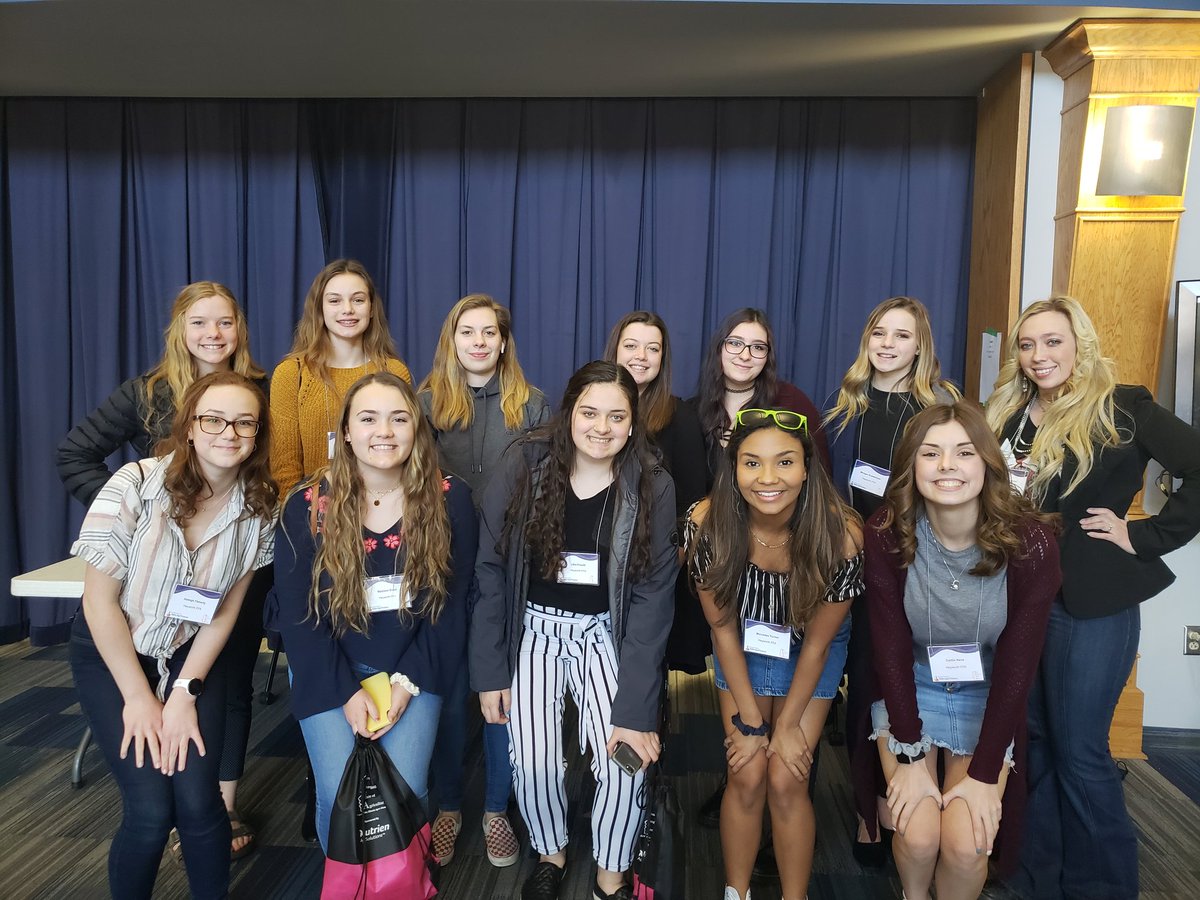 heyworthffa's tweet photo. These ladies had an amazing time interacting with Ag professionals at the @WCFOA Conference! The future of Ag is Female! https://t.co/rcUxIbxMrf