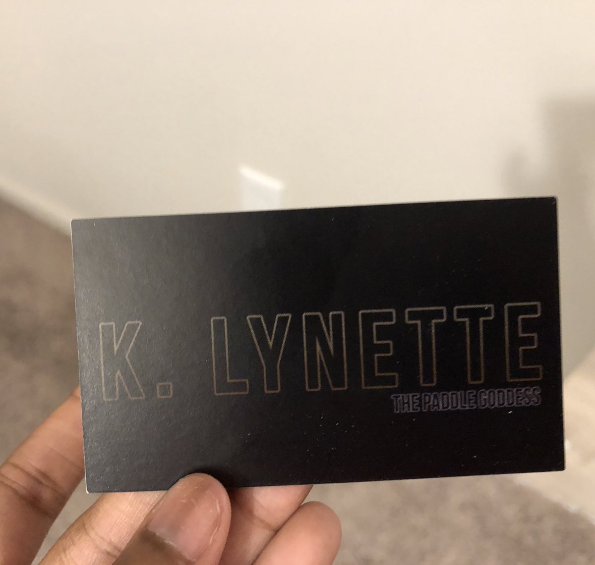 KiaLynette_'s tweet photo. So I got my business cards today. Designed by me of course ✨ https://t.co/472MHhNQRH