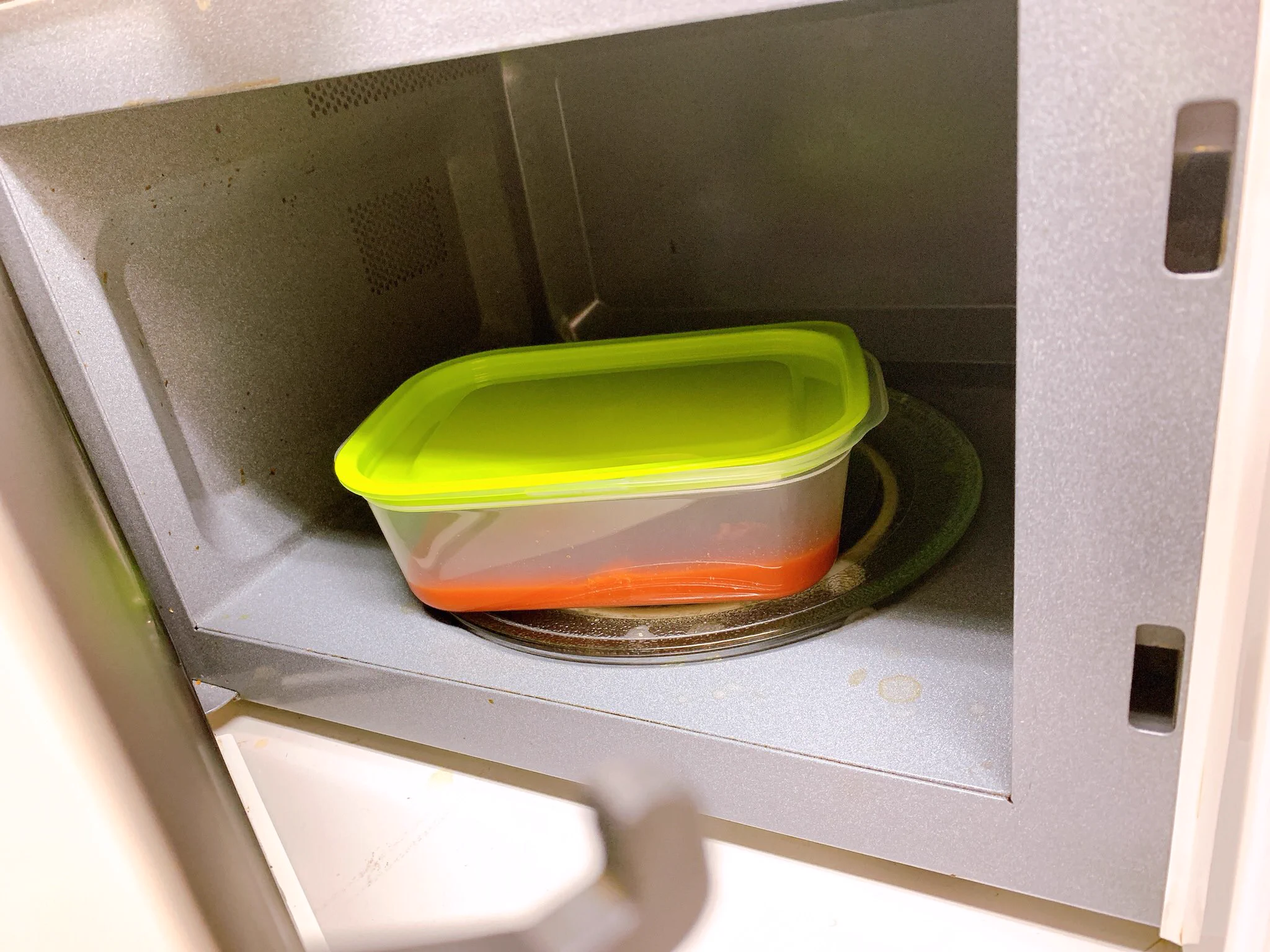 試す価値あり！超簡単電子レンジコンビーフカレー‼