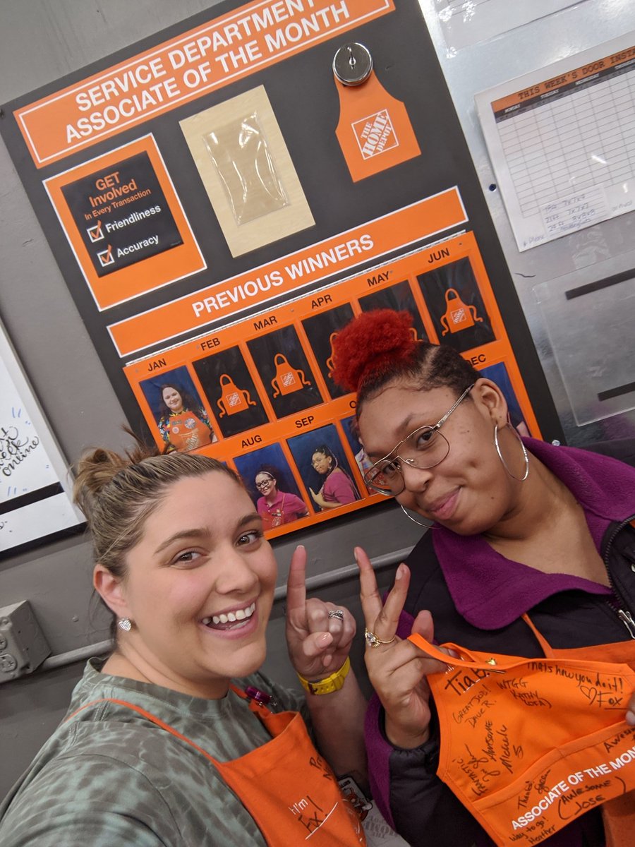 THDFox's tweet image. At #HD2301, #thisiswhatgoodlookslike ❤️ Tia B. was the #queenofcredit for D31 in Feb ⭐ Tia also had the most #VOC mentions &amp;amp; delivers #theorangepromise daily 💪 #SDAOTM #AOTM #ITSTHEHAIR @mshinnTHD @DavidRidenour19 @thd_young @jnny_hd @CreditguyA