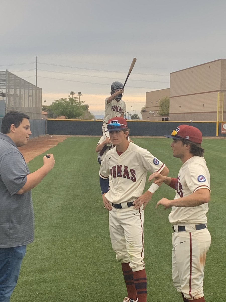 PerryBaseball07's tweet photo. Some guys can’t just can’t be serious. #KeepinItWeird https://t.co/QoNVoxJErG
