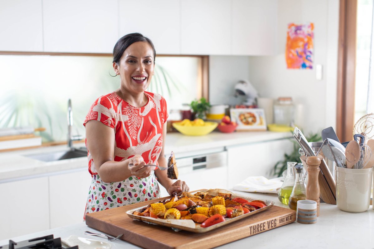 thatchertime's tweet photo. BUFFALO HOT THINGS will make you smile today on @threevegandmeat 3.30pm @channel10au order recipes online at @marleyspoonau photo @kittigould 
Production Company - @armchairsafari https://t.co/dm4wD8pG7c