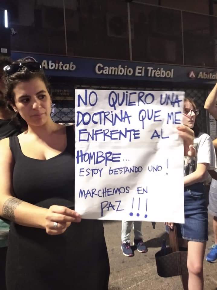 Sexologacaro's tweet photo. Uno de los mejores carteles de la marcha 💞así vamos a hacer la diferencia!Solo así!He trabajado hace años para entender que es lo que no está bien con las políticas de género, q no dan resultado y siguen muriendo aún más mujeres...Tenemos que cambiar! la lucha va x otro lado💪💖 https://t.co/uY4vGqCMzp