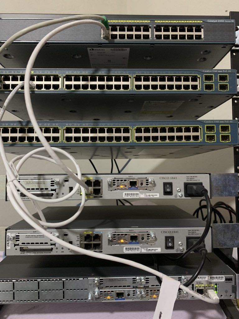 L_ITOps's tweet photo. Studying...
Configuring VTP Clients and Servers on Catalyst switches. #Labeveryday #Physicallab #Homelab #Cisco #learningcisco https://t.co/7tCKDNK2hv
