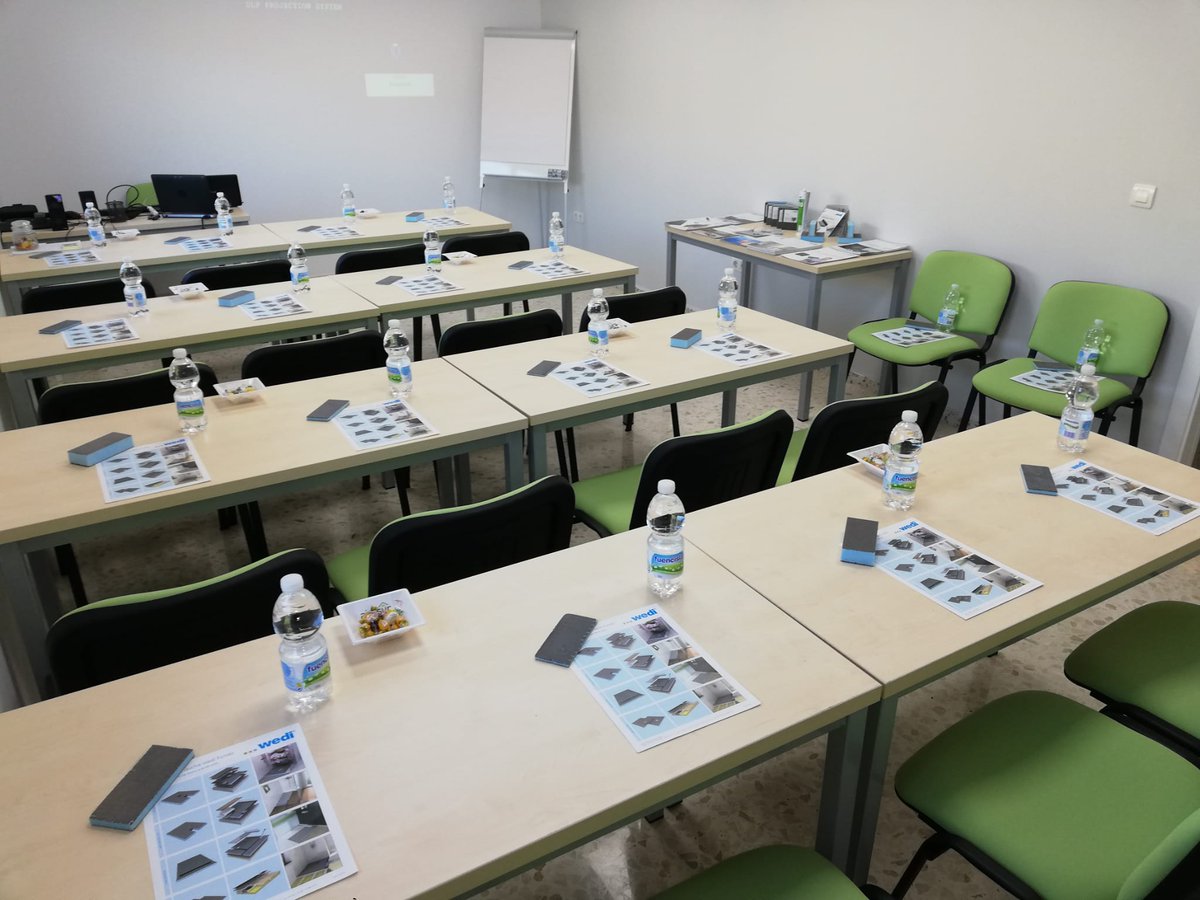 aimsursl's tweet photo. ¡¡ Todo preparado en #AIMSUR para comenzar la nueva jornada de #formación "WEDI PANELES DE CONSTRUCCIÓN: PRESENTACIÓN, PROPIEDADES Y APLICACIONES" de la mano del técnico de Wedi, Werner Herzog !!
📍Sede AIMSUR SL, Cl Azogue 26 Pol. Ind Calonge (Sevilla) https://t.co/7h5kSnMJTu