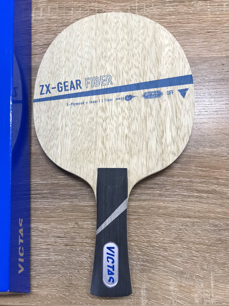 卓球shop Sk こんにちは スタッフ大谷です 実は大谷 最近ラケットを買い換えました その名もvictasのzxーgear Fiber 木材5枚 Zファイバー 前は7枚合板でしたが 安定感が欲しいと思って 思い切って購入しました 安定感が欲しい人や