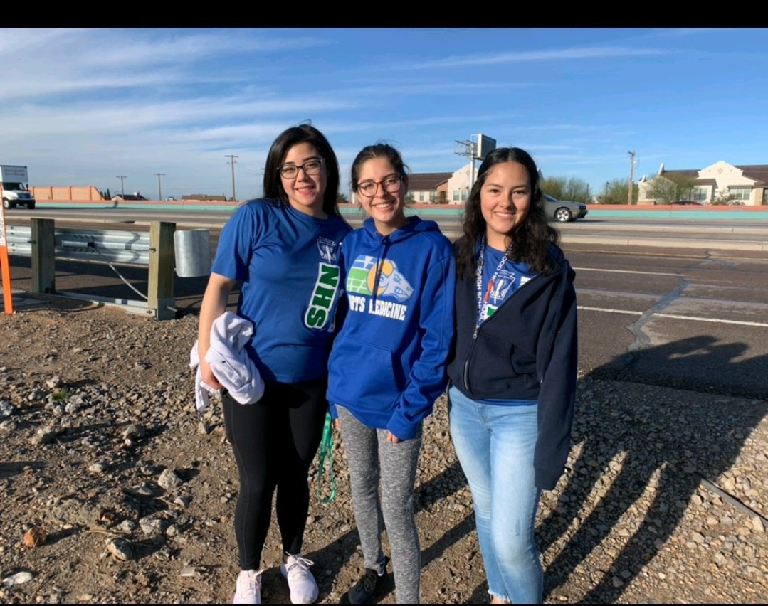 Montwood NHS making our city a better place by cleaning up near the highway 🏙🌅🐏💪