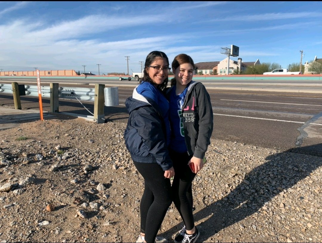 Montwood NHS making our city a better place by cleaning up near the highway 🏙🌅🐏💪