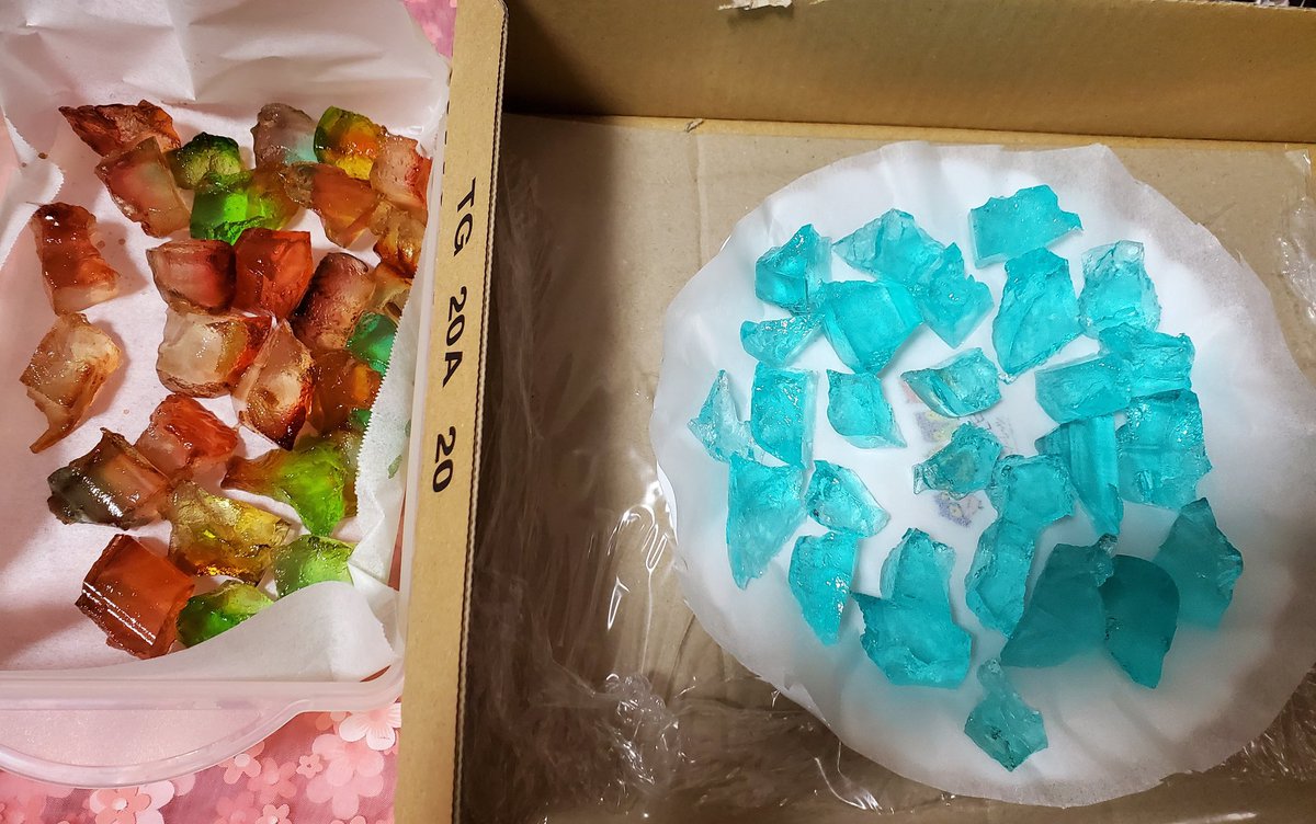 ちょびこ Auf Twitter 食べてみた おばあちゃんちとかでよく出される甘い謎のゼリーのお菓子みたい