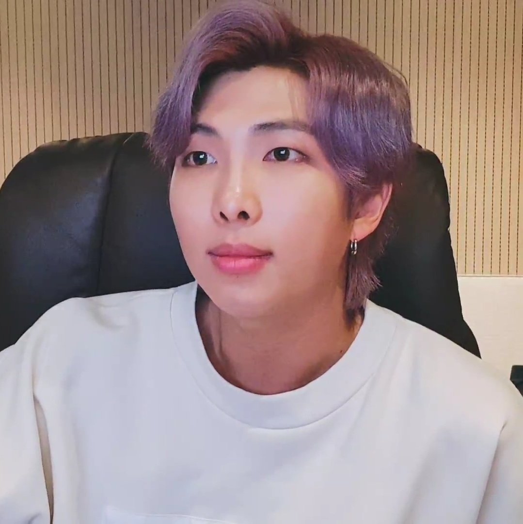 swanstear's tweet photo. he's so pretty!!!! he looks so good!!!! glowing boy 🥺 https://t.co/iyhIHFKggX