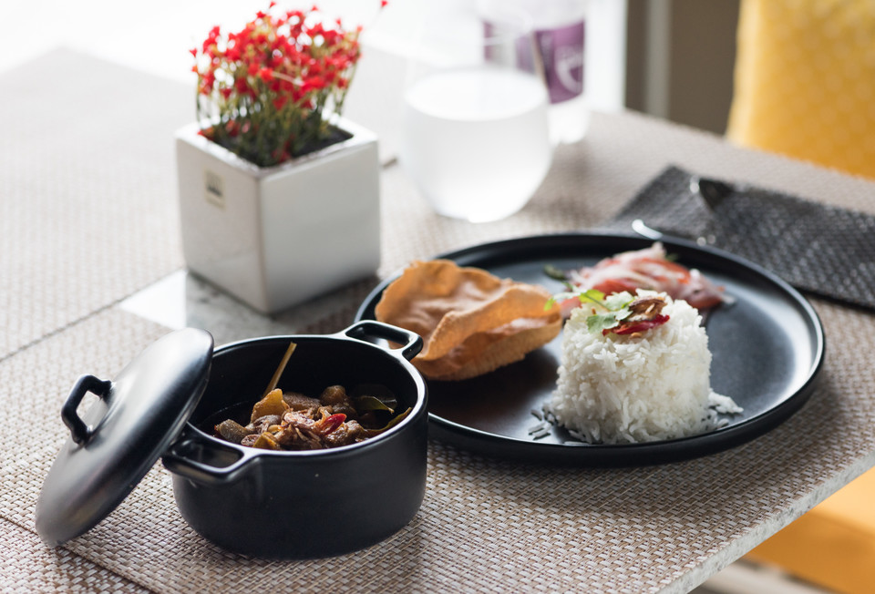 Lunch time! Fragrant chicken curry?