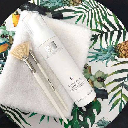 BeautyWave2020's tweet photo. The Cleansing line offers a comprehensive choice of products which prepare the skin optimally for high-quality skin care products. The DR. GRANDEL cleansing products are particularly friendly and gentle to the skin and at the same time offer thorough yet mild cleansing. https://t.co/vtzmqrXIal