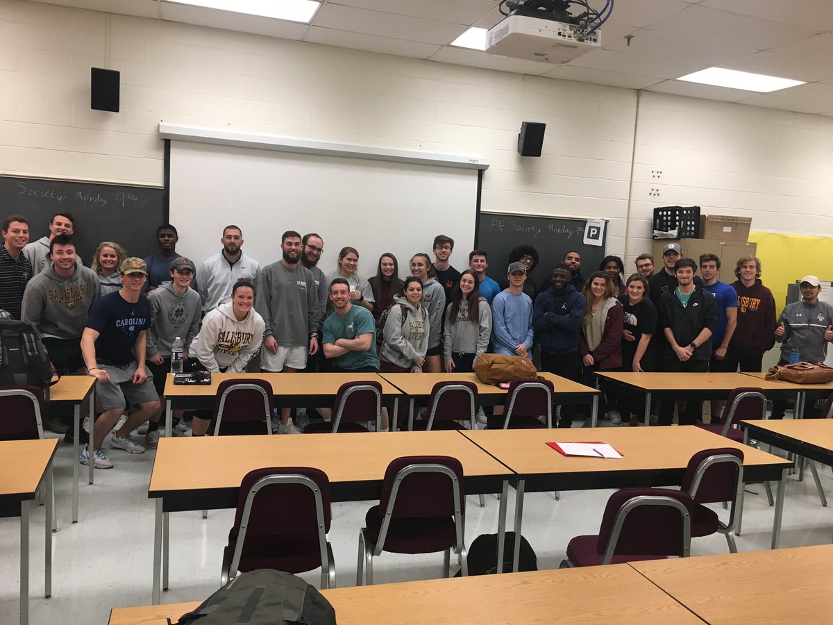 GjohnsonPE's tweet photo. First PE society meeting was very informative! Can't wait for the next ones! #PHED135 https://t.co/OJ4plVex7v
