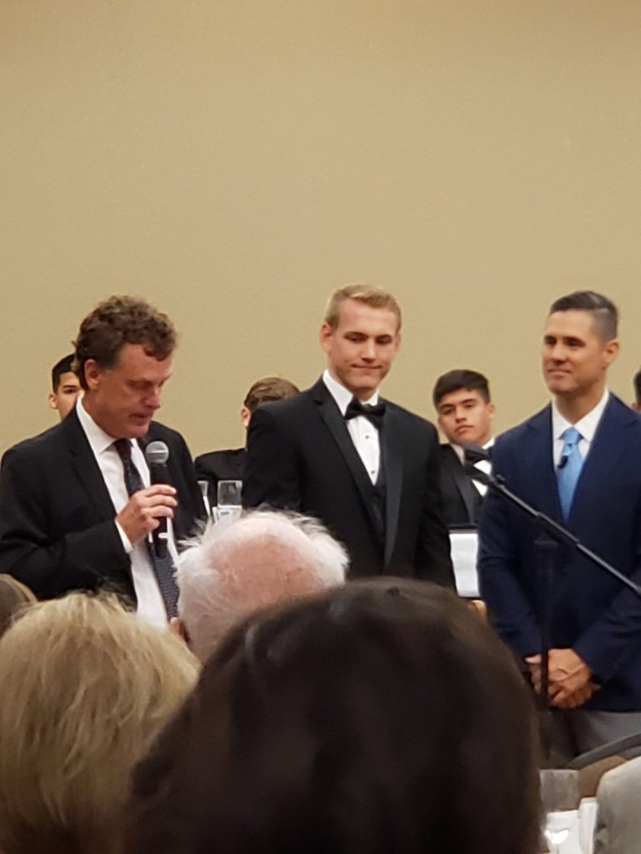 kr4500's tweet photo. @RobertsDylen recieving his Scholar Athlete award from @SteveFryer from the National Football Foundation!! What an elite group of men to be part of!! Great advice to the kids from Keynote speaker @CoachRix 

@cvcs @coachcurtis7 @OCSportsZone @SouthOCsports https://t.co/9cmx3k6pQl