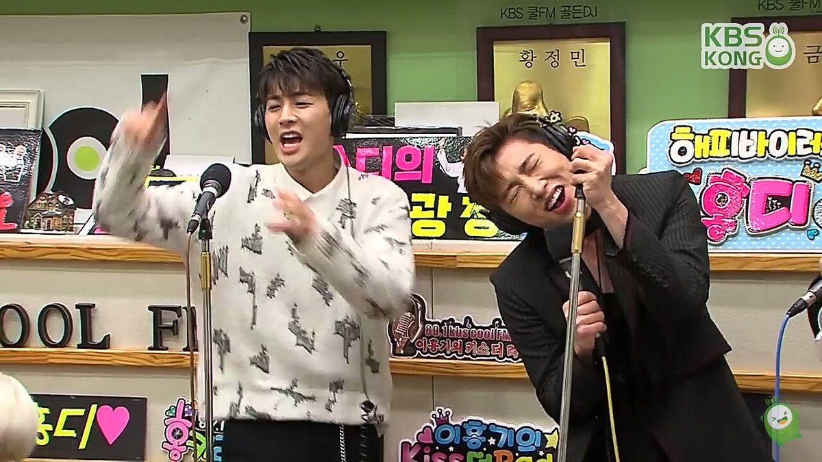 juneyamochi's tweet photo. @jiwonsbindaeyo My favorite hanbin moment was when he sang red flavor to death haha 😂
#HelloHanbinlsFree https://t.co/bzrlRWwoLq