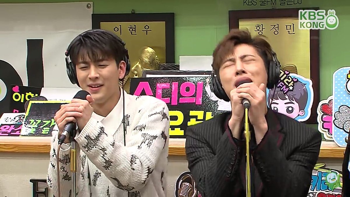 juneyamochi's tweet photo. @jiwonsbindaeyo My favorite hanbin moment was when he sang red flavor to death haha 😂
#HelloHanbinlsFree https://t.co/bzrlRWwoLq