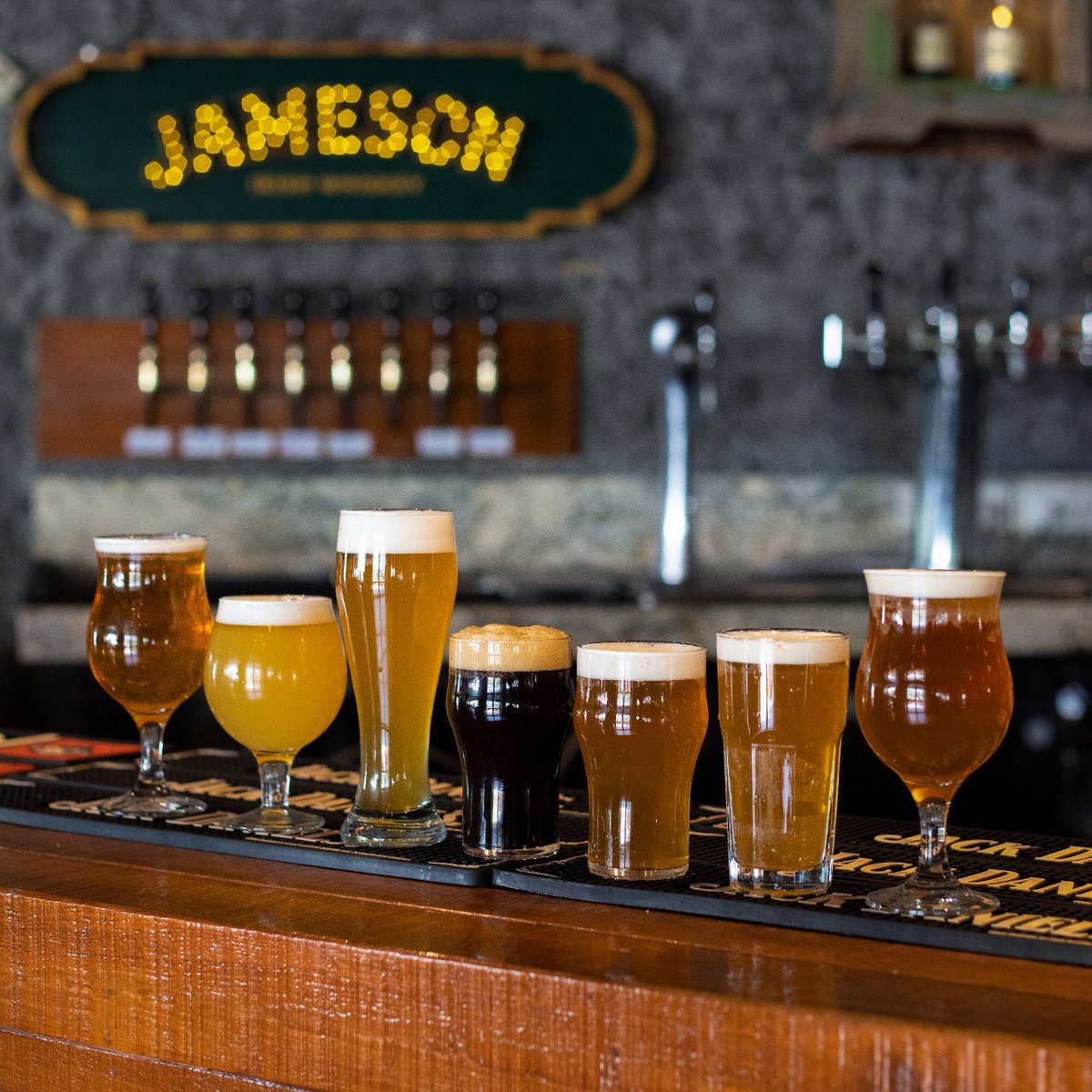 Why wait for the weekend to grab a cold beer? 😉

Choose from our selection of 18 beers on tap! 🍻

So who’s dropping by?

#barazabarsandbites #barazahours #beer #drinks #daydrinking #happyhours #pune #punebars #creaticity #puneinstagrammers