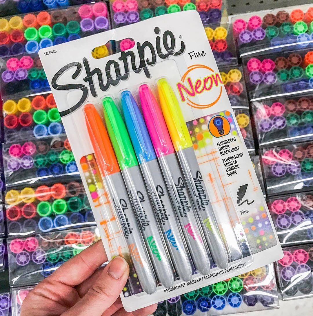 sharpie_sa's tweet photo. We love seeing #Sharpie hauls 🤩 ! Do you have a huge Sharpie collection? Tag us using #sharpiecollection
📷: @helloprimaryschool (IG) https://t.co/gwBMsFBKW4