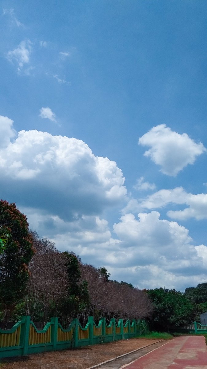 rizkaaaamp's tweet photo. Bekasi hari ini secerah hati wqwq https://t.co/NwpUcOKEx0