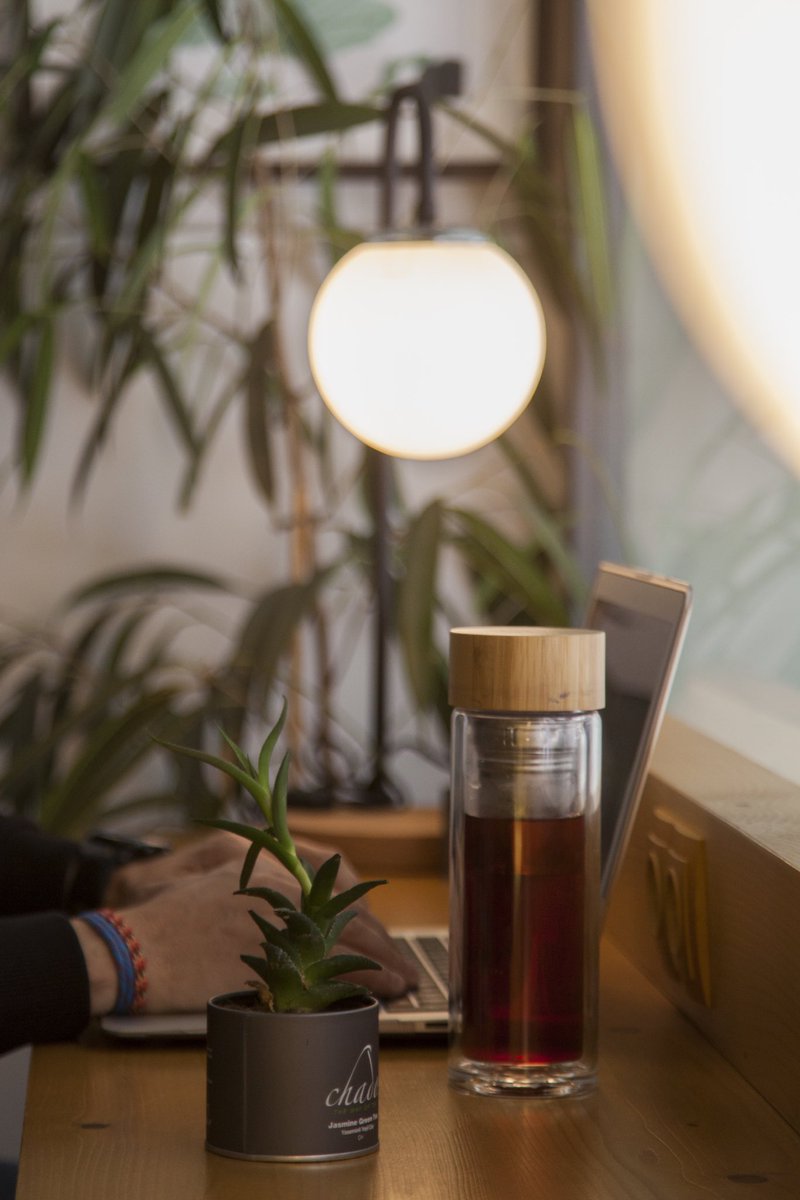 ChadoTeaCompany's tweet photo. Çift camlı termoslarımız ile Chado’nun sevdiğiniz çaylarını sıcak veya soğuk olarak günboyu yanınızda taşıyabilirsiniz 🍵
.
.
#chadotea #thewayoftea #doublewall #chadomoments #teamoments #cihangir #teashop #chado #termos #çaykeyfi #assamtea #milkoolong https://t.co/QWSzWFrQuN