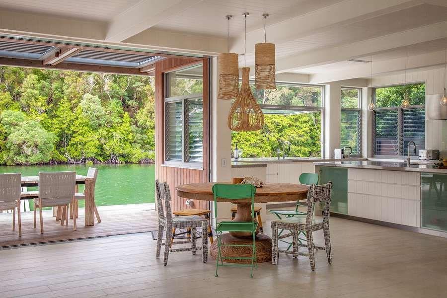 Can't get more waterfront then this! 😍 hmwy.io/WaterfrontHome…